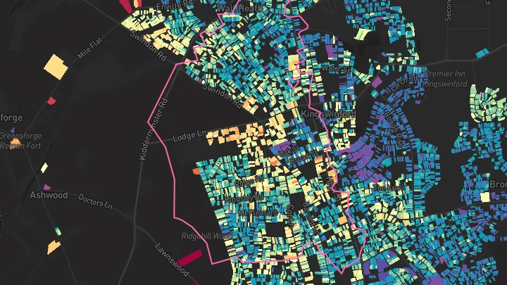 House price heatmap showing property values across Kingswinford