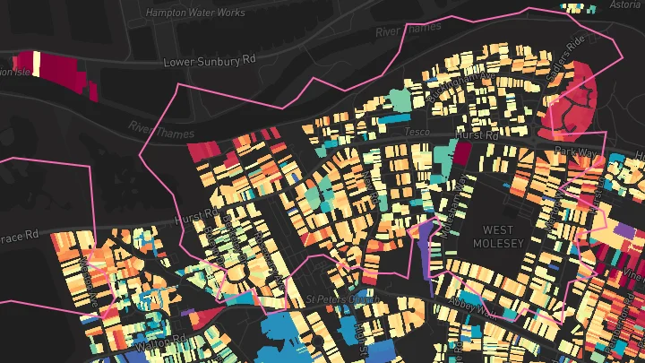 House price heatmap showing property values across West Molesey