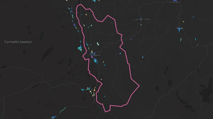 House price heatmap showing property values across Llanrwst