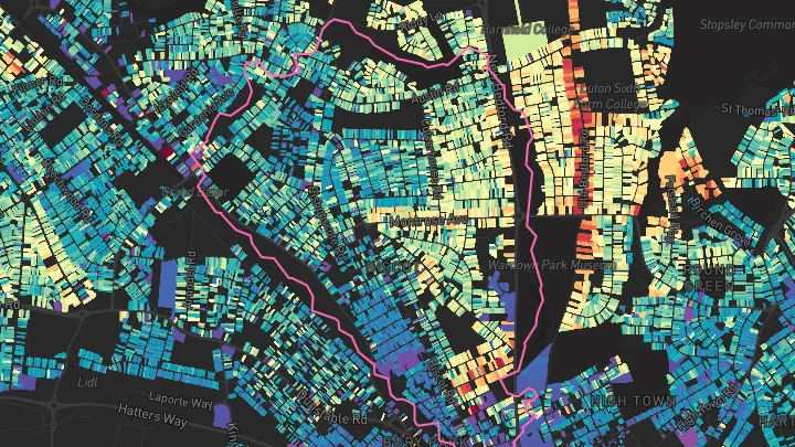 House price heatmap showing property values across Luton