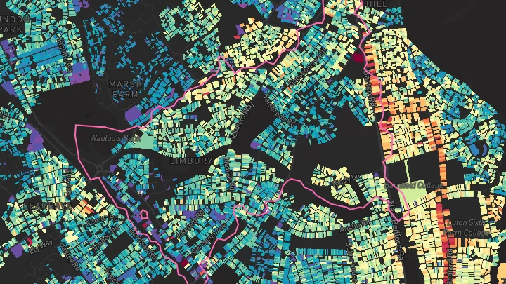 House price heatmap showing property values across Luton