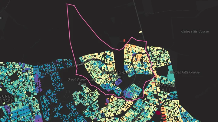 House price heatmap showing property values across Luton
