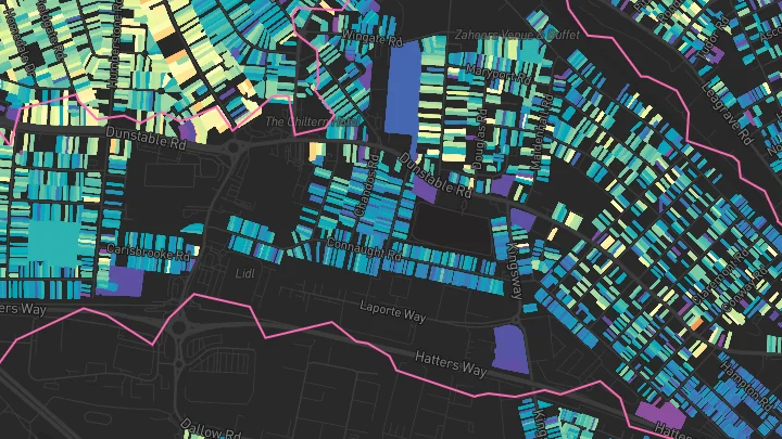 House price heatmap showing property values across Luton