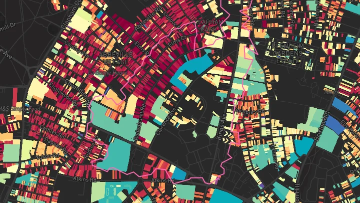 House price heatmap showing property values across Clapham Common