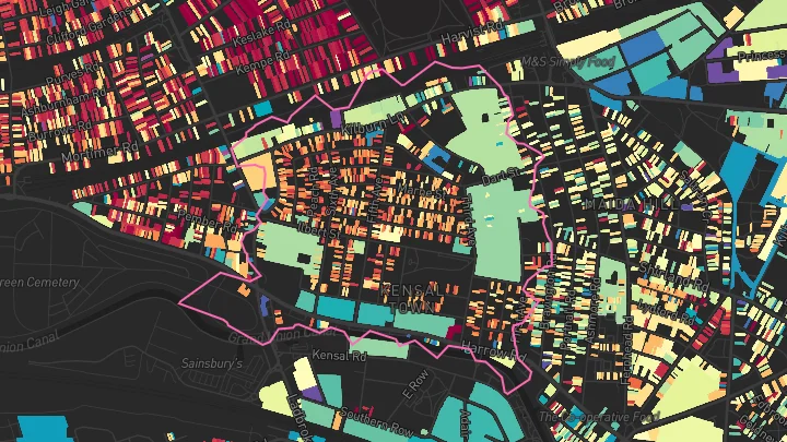 House price heatmap showing property values across Queens Park